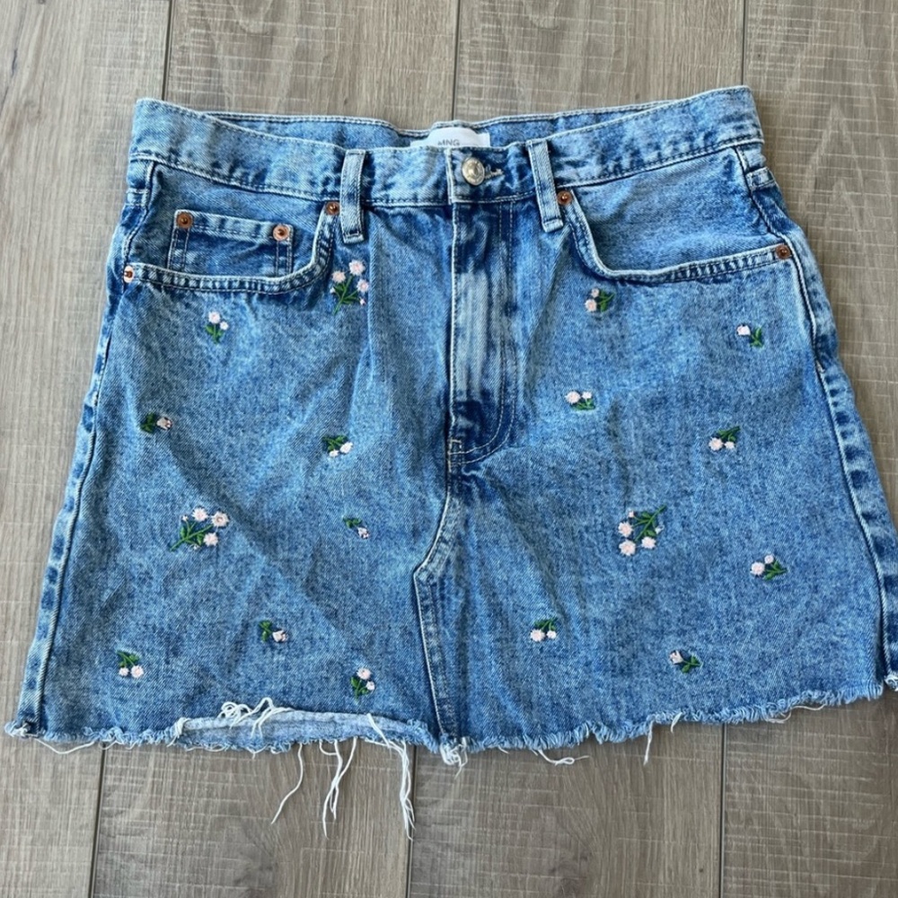 💐MANGO Denim Mini Skirt with Pink Flowers 💐 - Picture 5 of 11